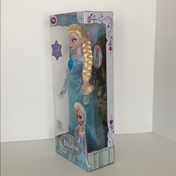Disney Store Elsa Singing Doll Frozen - Picture 7 of 16